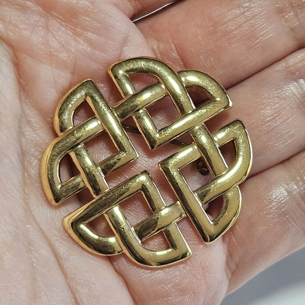 Vintage Soldor Signed Gold Tone Circular Celtic Knot Brooch
